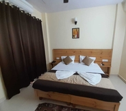 Bilik Tidur 7 Hotel Krishna Rishikesh