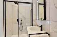 In-room Bathroom Youroom - Coppelle