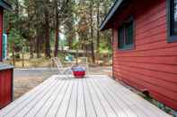 Common Space Quiet River Bend Cabin by Avantstay 35 Mins to Mt Bachelor 10 Mins to Town Centre Hot Tub!