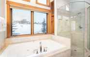 In-room Bathroom 2 Adams Ranch Retreat by Avantstay Free Shuttle 2 Mountain Village & Telluride Ski Resort!