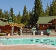 Swimming Pool 6 Black Bear by Avantstay Spacious Viking Lodge in Tahoe Donner w/ Game Room & Hot Tub!