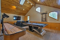 พื้นที่สาธารณะ Black Bear by Avantstay Spacious Viking Lodge in Tahoe Donner w/ Game Room & Hot Tub!