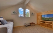 Bedroom 2 Black Bear by Avantstay Spacious Viking Lodge in Tahoe Donner w/ Game Room & Hot Tub!