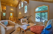 Lobby 3 Black Bear by Avantstay Spacious Viking Lodge in Tahoe Donner w/ Game Room & Hot Tub!