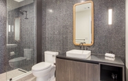 In-room Bathroom 6 Parish by Avantstay Brand New Condo in Austin w/ Amazing Amenities!