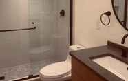 In-room Bathroom 6 Manitou Riverhouse 115 by Avantstay Spacious Condo in the Centre of Telluride