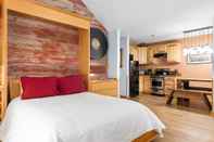 Bedroom Le Chamonix B by Avantstay Located In Mountain Village, Close to Golf Course & Skiing