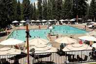 Swimming Pool Sockeye by Avantstay Modern 2 BR Condo w/ Access to Northstar Resort Community