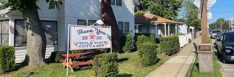 Exterior Uncle Toms Cottages