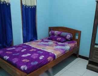 Kamar Tidur 2 Adzriel Homestay Syariah