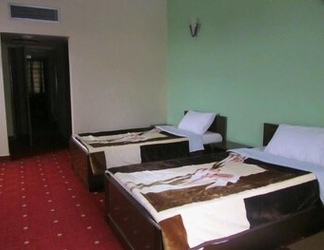 Bedroom 2 Hotel Al Bader