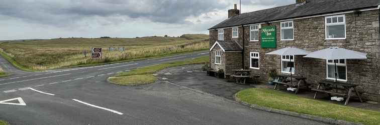 Bên ngoài Milecastle Inn on Hadrian's Wall Near Haltwhistle