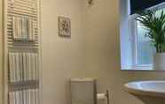 In-room Bathroom 6 Milecastle Inn on Hadrian's Wall Near Haltwhistle