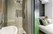 In-room Bathroom 4 Modern & Bright 1 Bedroom Studio Apt