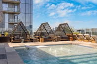 สระว่ายน้ำ Scoot by Avantstay Brand New Condo in Austin w/ Amazing Amenities