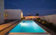 Swimming Pool 3 Aria by Avantstay Spectacular & Secluded Desert Oasis w/ Pool