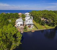 Nearby View and Attractions 3 Edgewater by Avantstay Gorgeous Character Lakefront Home w/ Private Dock