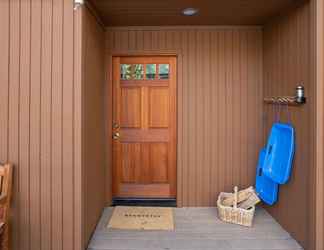 Sảnh chờ 2 Polaris by Avantstay Woodsy Tahoe Cabin With Spacious Deck Close to Lake