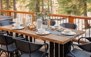 Restoran 4 Polaris by Avantstay Woodsy Tahoe Cabin With Spacious Deck Close to Lake