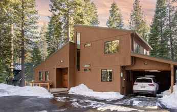 Exterior 4 Polaris by Avantstay Woodsy Tahoe Cabin With Spacious Deck Close to Lake