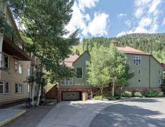 Exterior 2 Etta Place 5 by Avantstay Ski In/ Ski Out Unit w/ Views of the Valley!