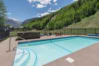 Swimming Pool Etta Place Too 107 by Avantstay Close to Town & The Slopes! In Complex w/ Communal Pool & Hot Tub
