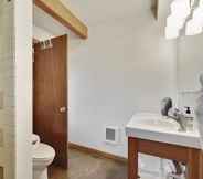 In-room Bathroom 2 Modern Love by Avantstay Serene Home in Arch Cape w/ Large Yard in Great Location