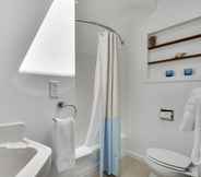 In-room Bathroom 4 Modern Love by Avantstay Serene Home in Arch Cape w/ Large Yard in Great Location