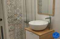 In-room Bathroom Stylish Apartment in Trapani City Center & Sea