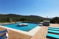 Swimming Pool La Ferme HI bride