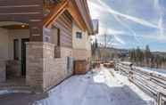 Exterior 2 Telemark B by Avantstay Ski In/ Ski Out at the Heart of Mountain Village!