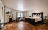 Bedroom 5 Estrella by Avantstay Secluded Spanish-style Estate on 7 Acres of Vineyards