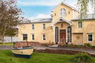 Exterior 4 River House by Avantstay Historic & Secluded Estate on the Hudson River w/ Pool Sleeps 24!