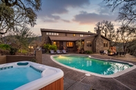 Swimming Pool Gable by Avantstay Beautiful 3.5 Acre Oasis w/ Gorgeous Views, Pool & Hot Tub