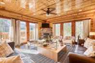 Common Space Sycamore by Avantstay Spectacular Mountain Home w/ Indoor Pool, Hot Tub, Home Theatre & Fire Pit!