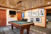 Entertainment Facility Sycamore by Avantstay Spectacular Mountain Home w/ Indoor Pool, Hot Tub, Home Theatre & Fire Pit!