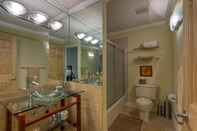 In-room Bathroom Ore Station 2 by Avantstay Modern Oasis in the Heart of Telluride w/ Hot Tub