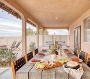 Restoran 3 Salton by Avantstay Luxury Desert Estate w/ A Gorgeous Interior, Pool, Patio & Ping Pong!