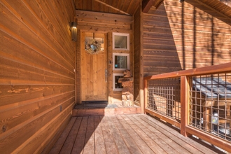 Exterior 4 Sawtooth by Avantstay Spacious Pine Tree Cabin w/ Hot Tub