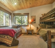 Bedroom 3 Sawtooth by Avantstay Spacious Pine Tree Cabin w/ Hot Tub