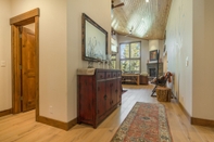 Lobby Sawtooth by Avantstay Spacious Pine Tree Cabin w/ Hot Tub