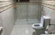 Toilet Kamar 4 Charming 3-bed House in Travanca