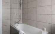 Toilet Kamar 7 The Camberwell Retreat - Alluring 2bdr Flat With Garden