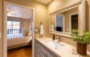 In-room Bathroom 3 Lodgepole by Avantstay Spacious Retreat, 5 Mins From Lake Tahoe + Incline Village