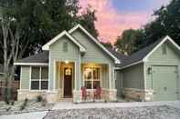 Exterior Cherry Street Cottage RR 1072