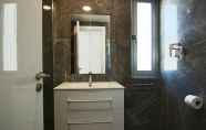 In-room Bathroom 5 Phaedrus Living Luxury Suite Nicosia 501