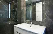 In-room Bathroom 6 Phaedrus Living Luxury Suite Nicosia 501