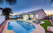 Swimming Pool 4 LA Mirada Modern Luxury Pool Retreat - Full Kitchen Jacuzzi 4 Bedrooms Trails Parks