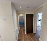 Others 4 Spacious 3 Bedroom Apartment Near Camden With Balcony