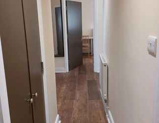 Others 2 Spacious 3 Bedroom Apartment Near Camden With Balcony